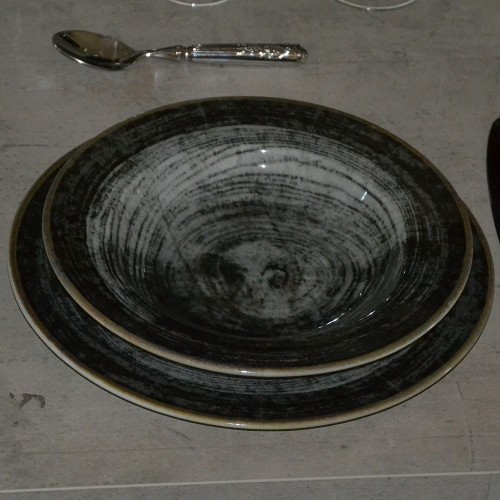 Lot 6 assiettes creuses Black round - D 23 cm 2