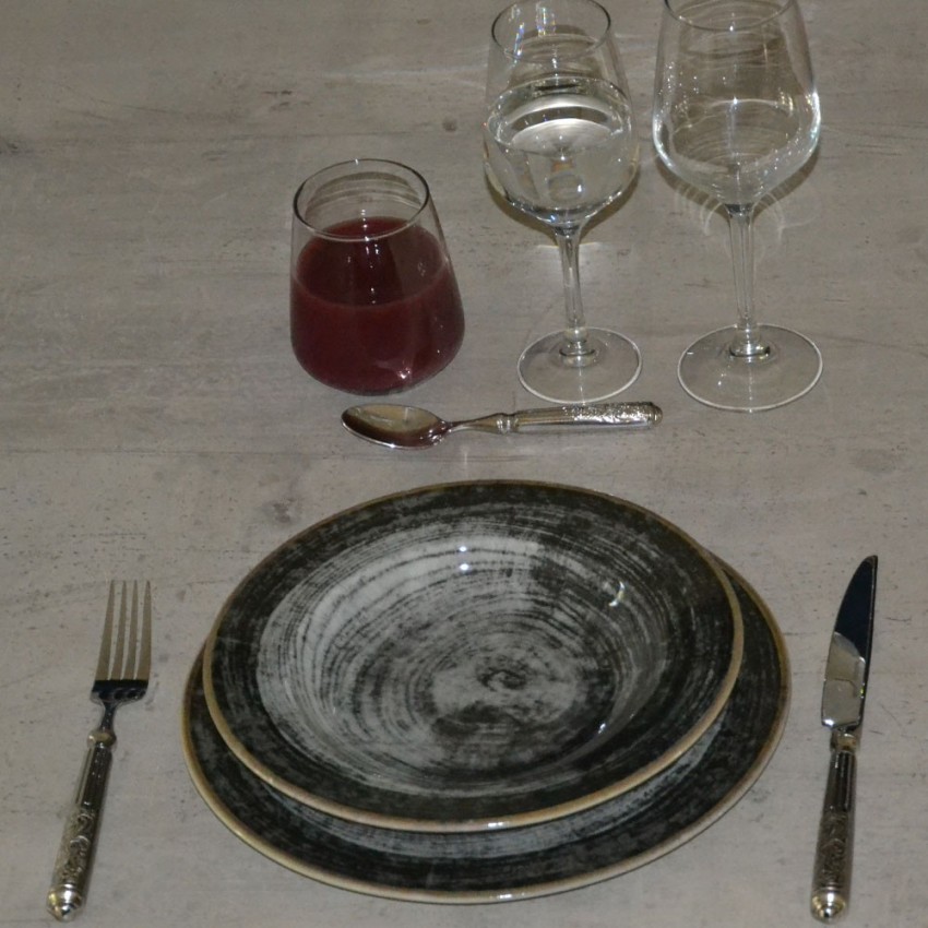 Lot 6 assiettes creuses Black round - D 23 cm