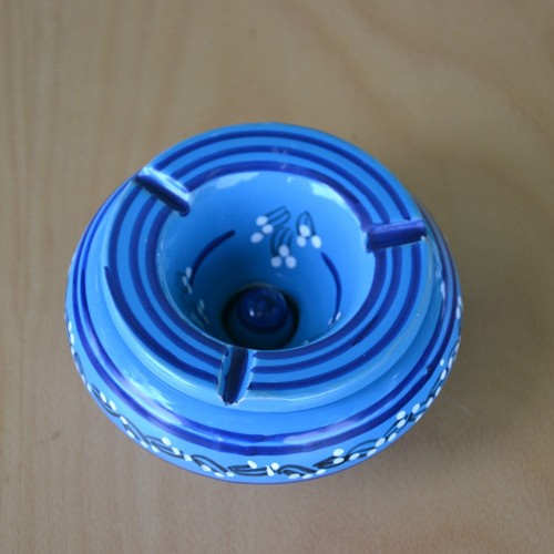 Cendrier moyen modèle anti fumée Tatoué bleu - D 12 cm 2