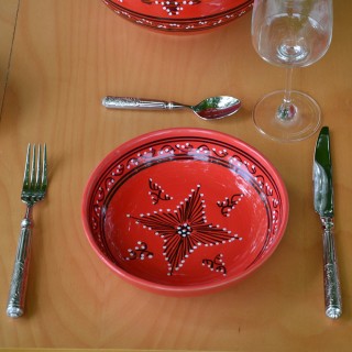 Service couscoussier avec assiettes jattes Tatoué rouge - 8 pers