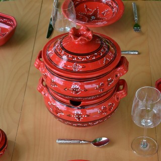 Service couscoussier avec assiettes jattes Tatoué rouge - 8 pers