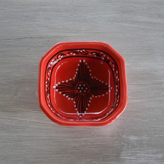 Plat octogonal Tatoué rouge - L 25 cm